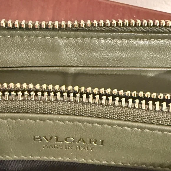 Bulgari Olive Green Wallet - Picture 5 of 6